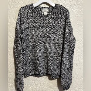 Ruby Moon Women’s black &‎ white long sleeve pullover sweater size medium